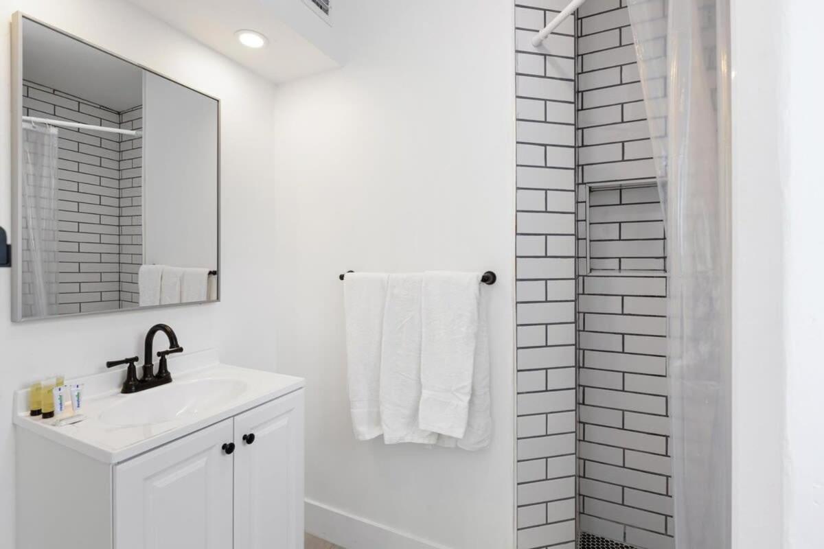 Charming 2 Bedroom Apartment In Victoria Park Форт-Лодердейл Экстерьер фото